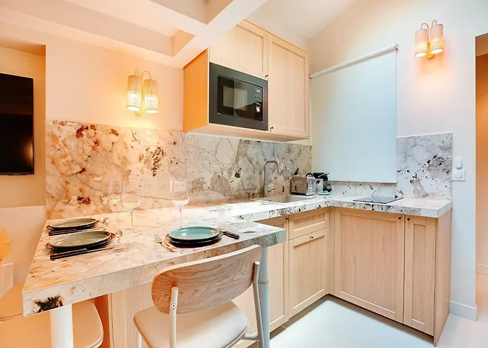 Chic And Cosy Apartment-Canal Saint Martin